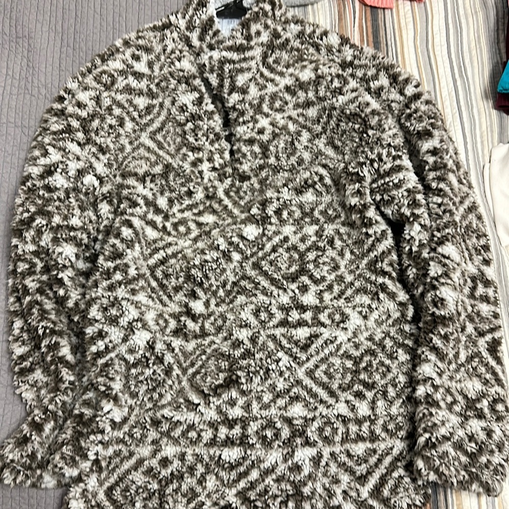 Pull over hoodie
